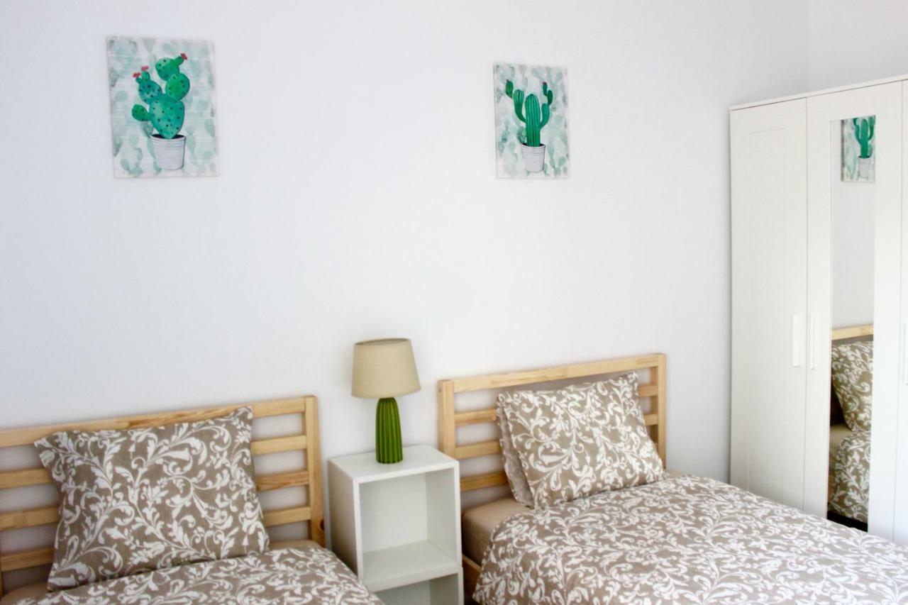 Sunny Ocean View Apartment 波里斯-德阿沃纳 外观 照片